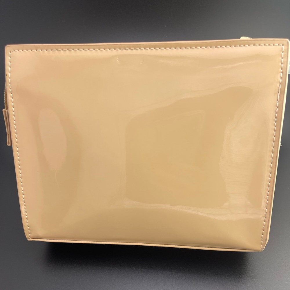 Marc Jacob’s Beige Patent Cosmetic bag or Clutch - Picture 2 of 5